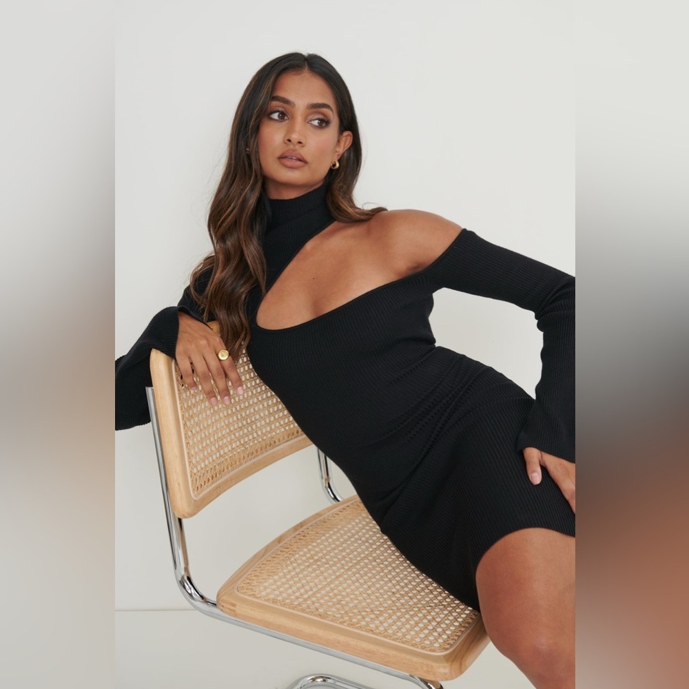 Pretty Lavish Lillian Cut Out Mini Knit Dress Black Sz L Chic Modern Statement